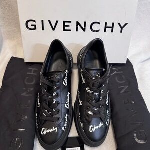 Givenchy City Sport Sneakers